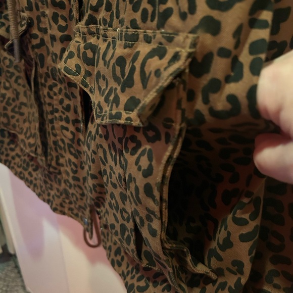 DL1961 Leopard Utility Jacket 🐆 - Picture 7 of 8
